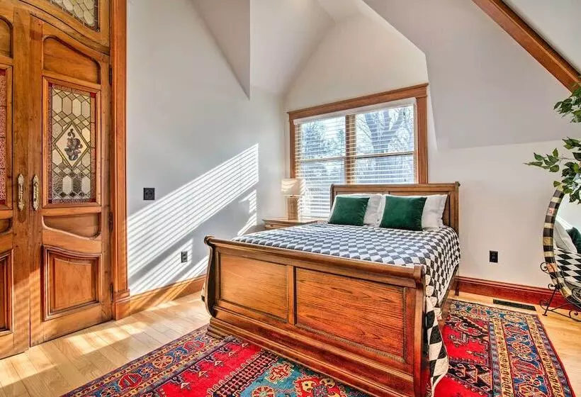 Historic Guest House On Castle Kimble Estate!