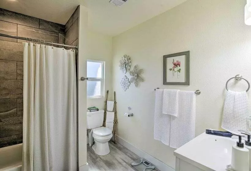 Ideally Located Chico Home   Fire Pit & Grill