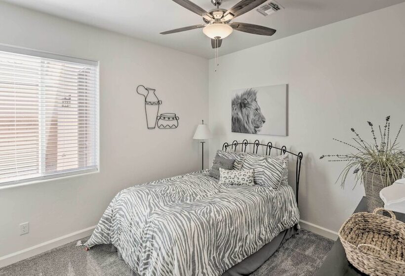 Idyllic Kingman Retreat With Yard   Near Hiking