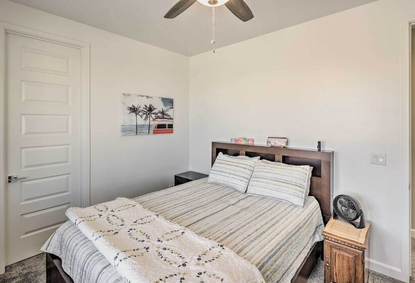 Idyllic Kingman Retreat With Yard   Near Hiking