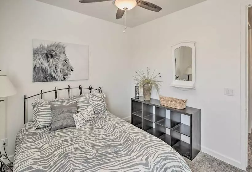 Idyllic Kingman Retreat With Yard   Near Hiking