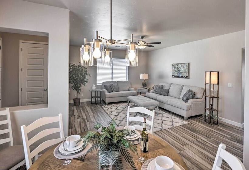 Idyllic Kingman Retreat With Yard   Near Hiking