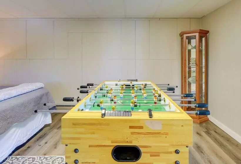 Lake House Haven: Fire Pit, Boat Dock + More!