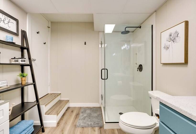 Lake House Haven: Fire Pit, Boat Dock + More!