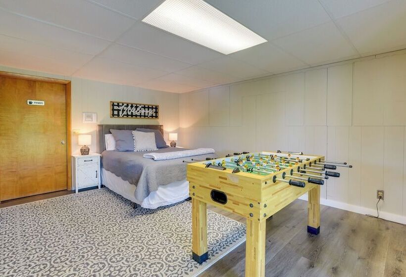 Lake House Haven: Fire Pit, Boat Dock + More!