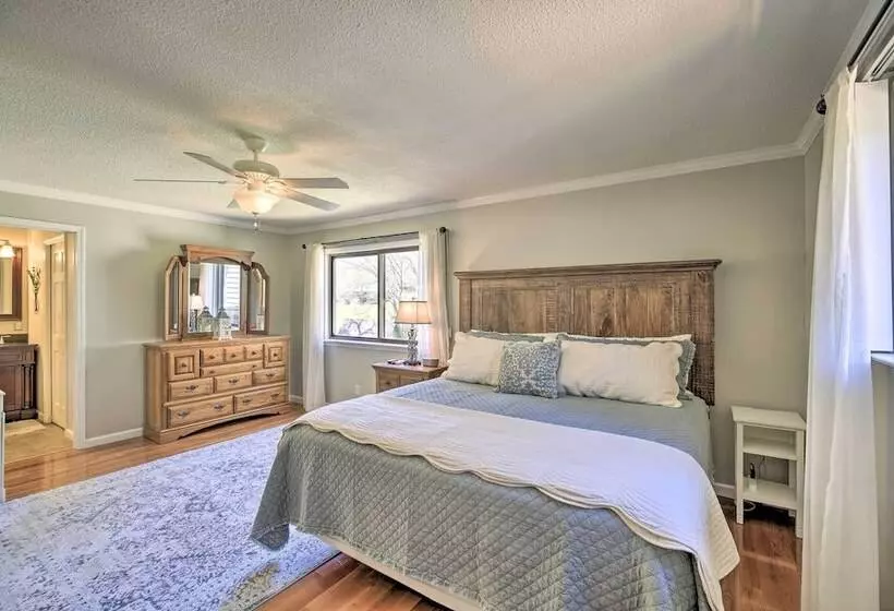 Lake House Haven: Fire Pit, Boat Dock + More!