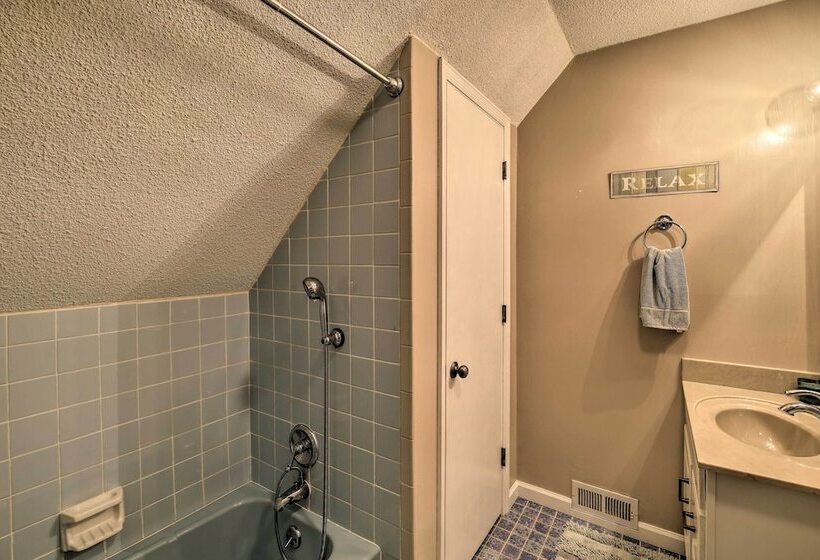 Lake House Haven: Fire Pit, Boat Dock + More!