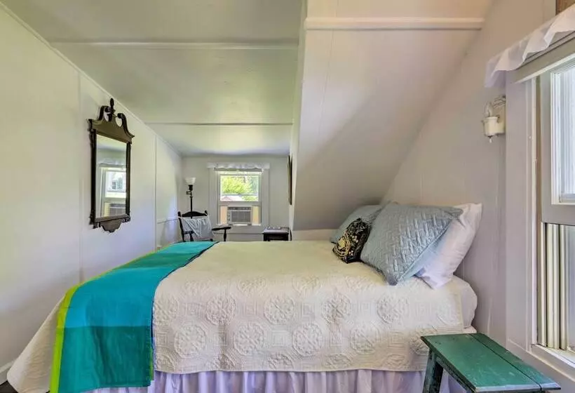 Lakefront Cottage W/ Covered Porch & Dock!