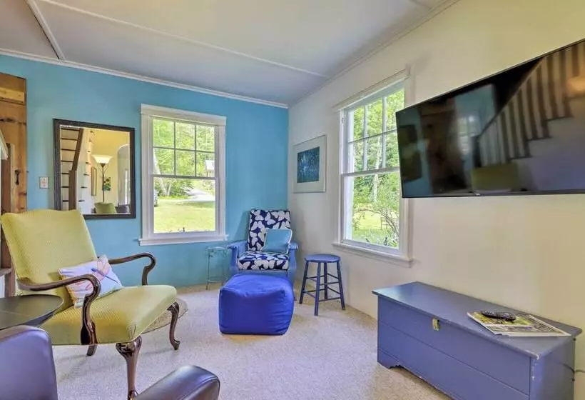 Lakefront Cottage W/ Covered Porch & Dock!