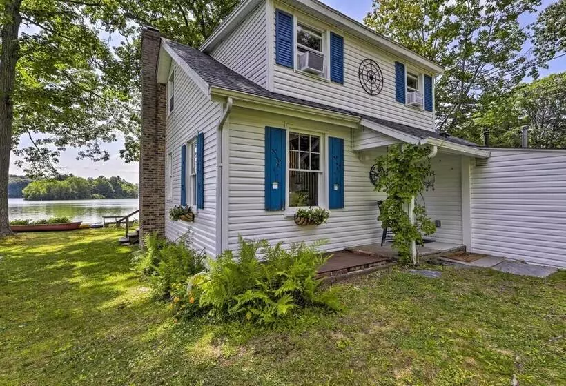 Lakefront Cottage W/ Covered Porch & Dock!