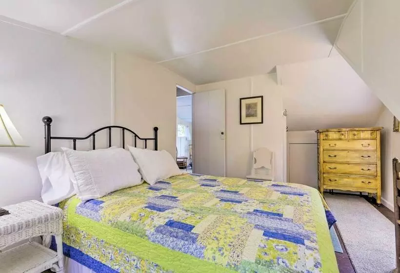 Lakefront Cottage W/ Covered Porch & Dock!