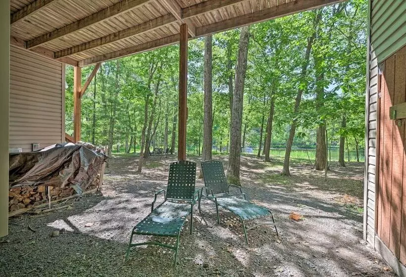 Fire Pit & Grill: Lakefront Poconos Cottage!