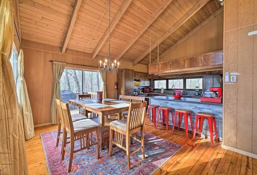 Fire Pit & Grill: Lakefront Poconos Cottage!