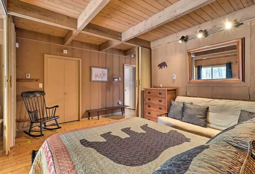 Fire Pit & Grill: Lakefront Poconos Cottage!