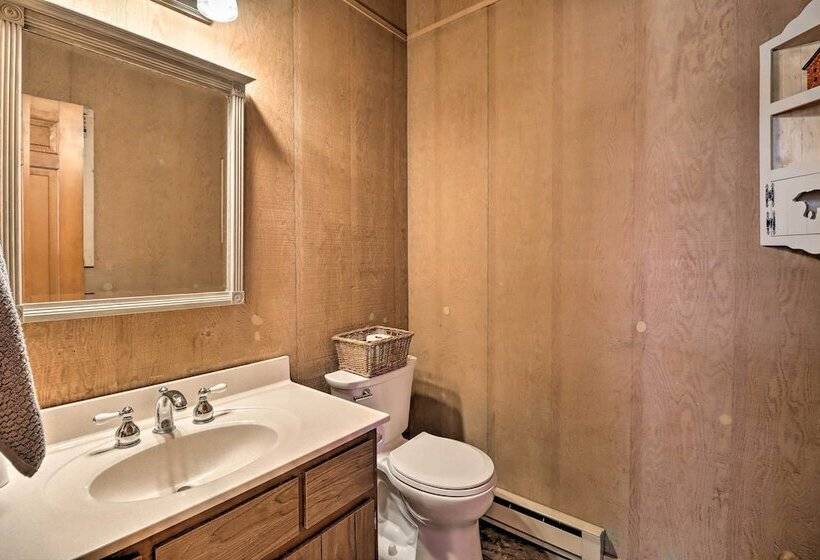 Fire Pit & Grill: Lakefront Poconos Cottage!