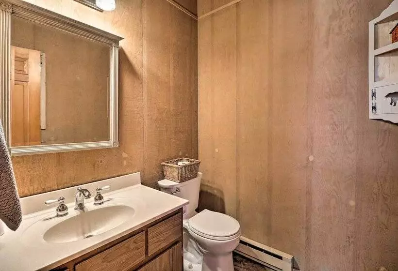 Fire Pit & Grill: Lakefront Poconos Cottage!