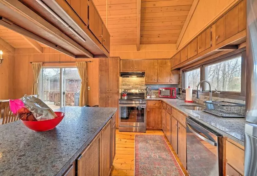 Fire Pit & Grill: Lakefront Poconos Cottage!