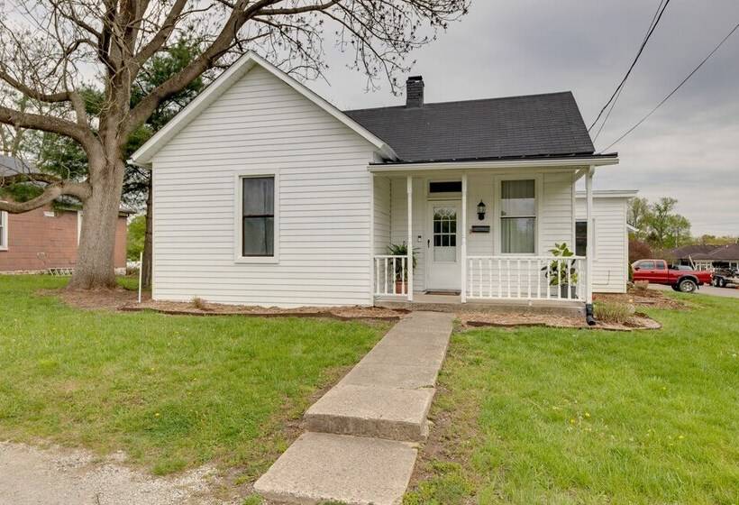 Modern Family Home In Mason W/ Backyard + Fire Pit