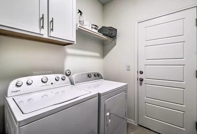 Modern Granite Shoals Retreat W/ Fire Pit!