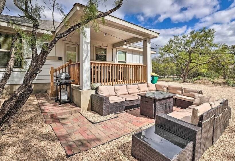 Modern Granite Shoals Retreat W/ Fire Pit!