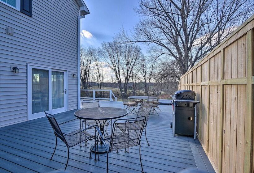 Morrisonville Manor W/ Fire Pit & Hot Tub!
