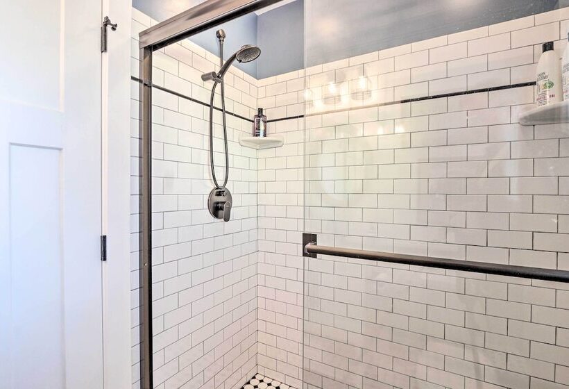 Morrisonville Manor W/ Fire Pit & Hot Tub!