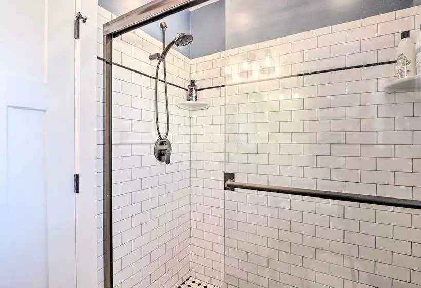 Morrisonville Manor W/ Fire Pit & Hot Tub!