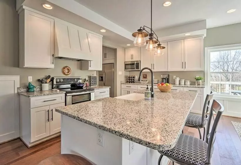 Morrisonville Manor W/ Fire Pit & Hot Tub!