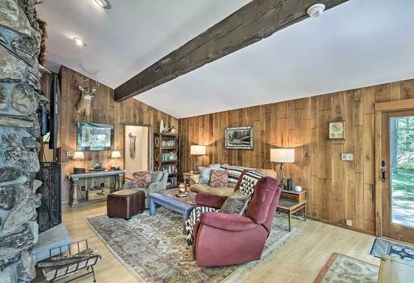 Northwoods Cabin W/ Lake Access & Boat Dock