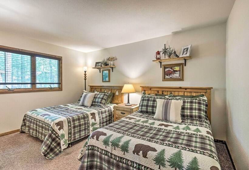 Northwoods Cabin W/ Lake Access & Boat Dock