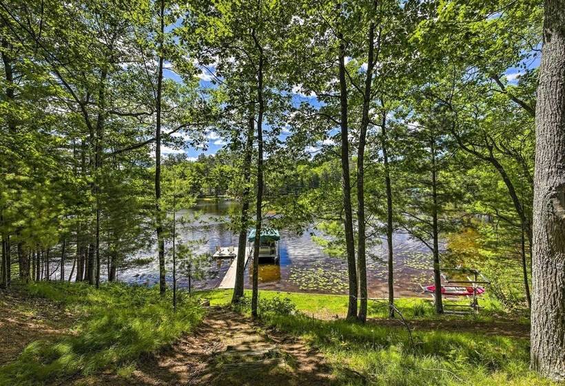 Northwoods Cabin W/ Lake Access & Boat Dock
