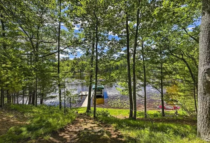 Northwoods Cabin W/ Lake Access & Boat Dock