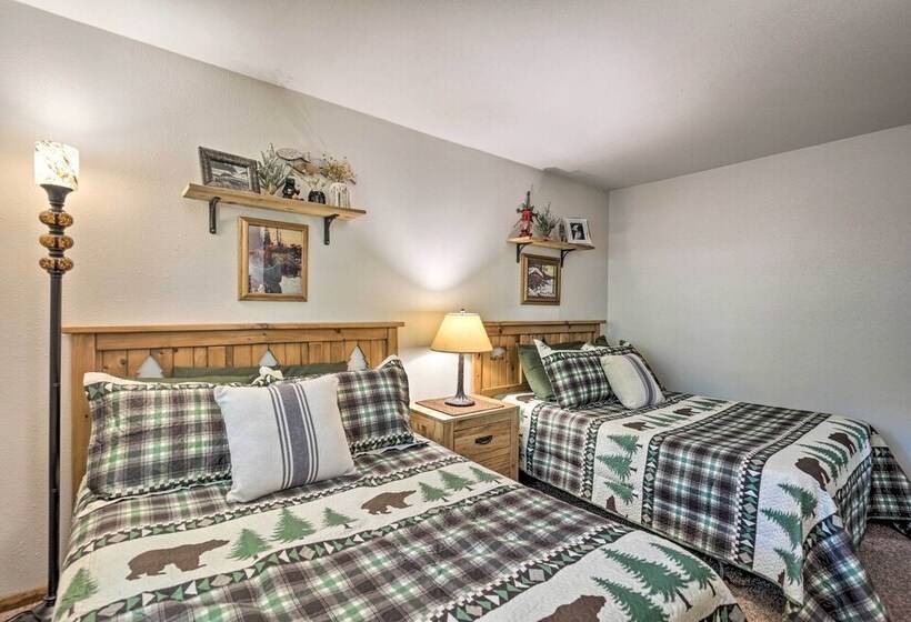 Northwoods Cabin W/ Lake Access & Boat Dock