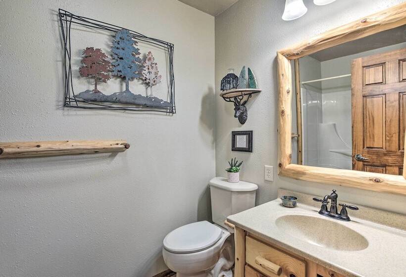 Northwoods Cabin W/ Lake Access & Boat Dock