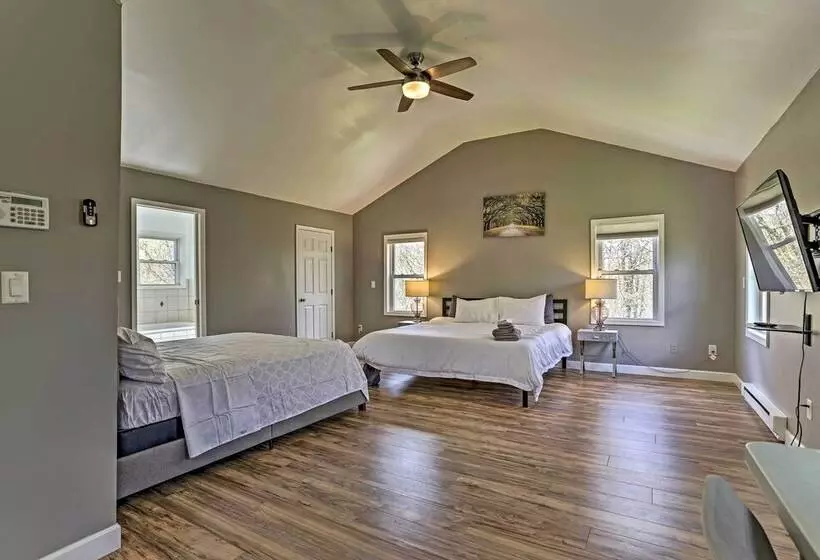 Peaceful Long Pond Home W/ Private Hot Tub!