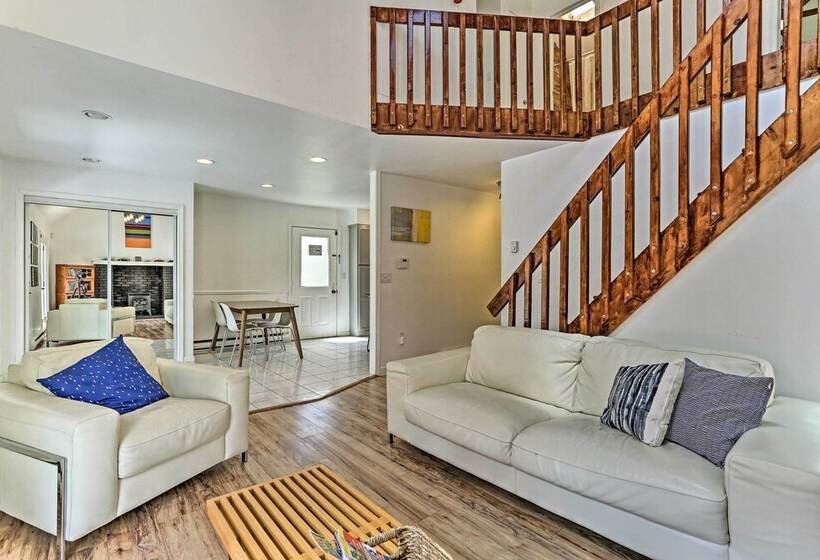 Peaceful Long Pond Home W/ Private Hot Tub!