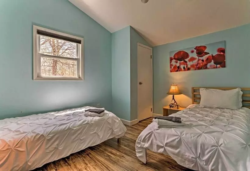 Peaceful Long Pond Home W/ Private Hot Tub!