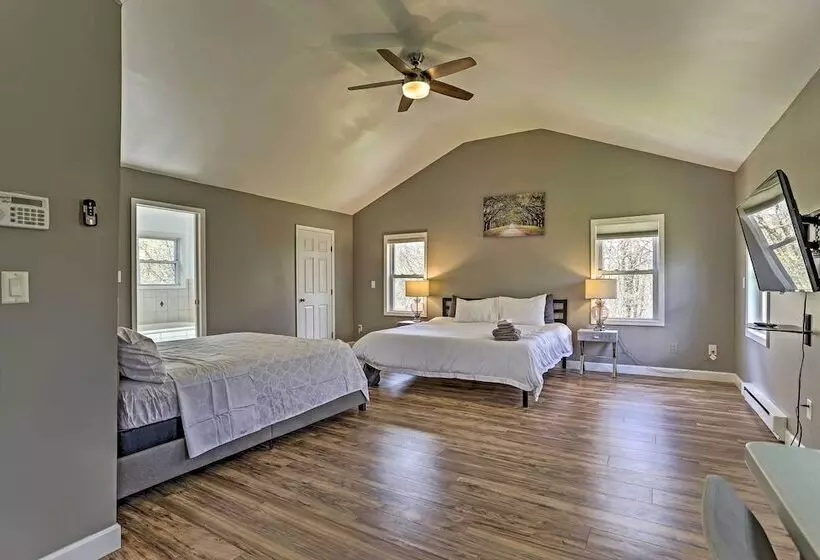 Peaceful Long Pond Home W/ Private Hot Tub!