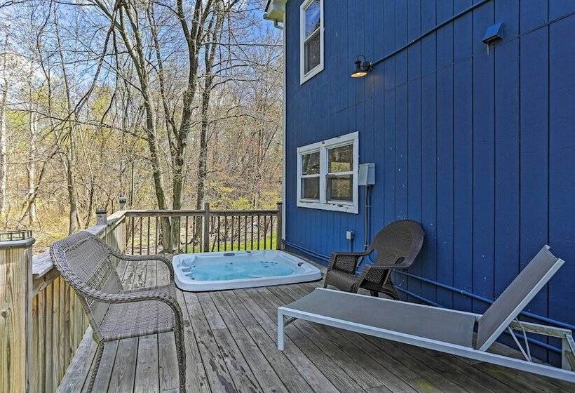 Peaceful Long Pond Home W/ Private Hot Tub!