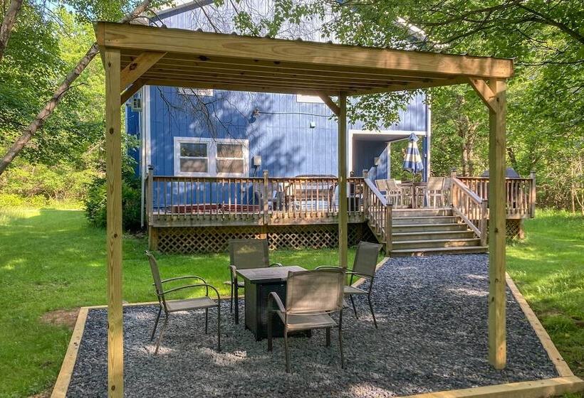 Peaceful Long Pond Home W/ Private Hot Tub!