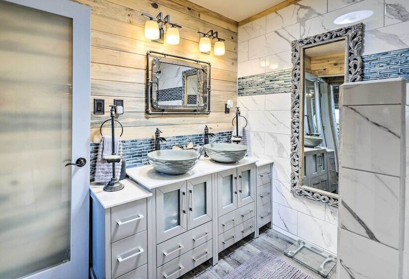 Hot Tub & Fire Pit: Pet Friendly Home In Payson