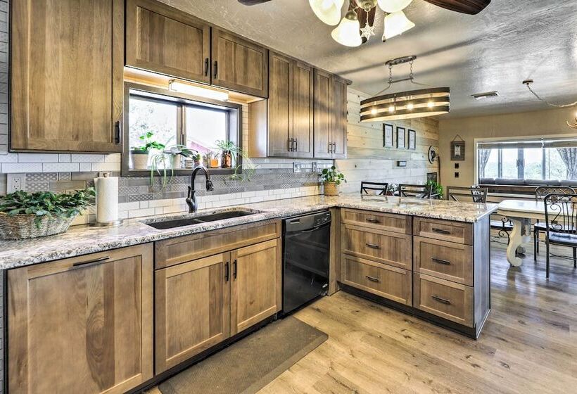 Hot Tub & Fire Pit: Pet Friendly Home In Payson