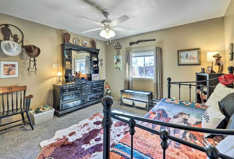 Hot Tub & Fire Pit: Pet Friendly Home In Payson