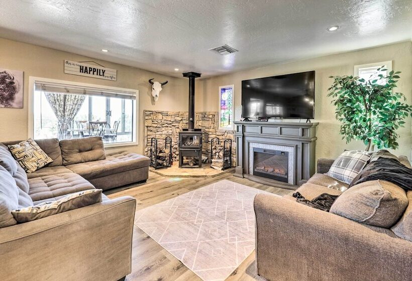 Hot Tub & Fire Pit: Pet Friendly Home In Payson