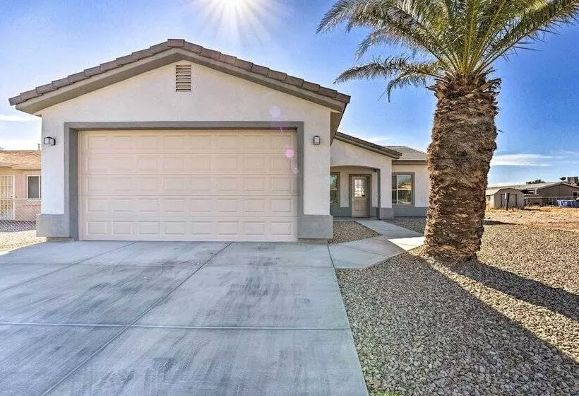 Pet Friendly Retreat   1 Block To Colorado River!