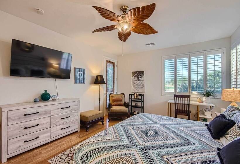 Phoenix Retreat W/ Heated Pool, Gas Grill & Yard!