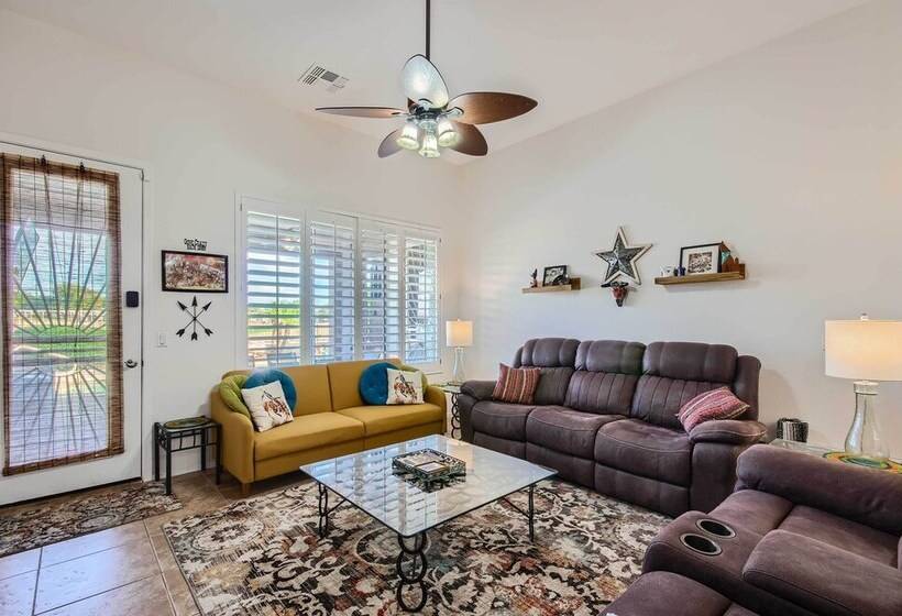 Phoenix Retreat W/ Heated Pool, Gas Grill & Yard!