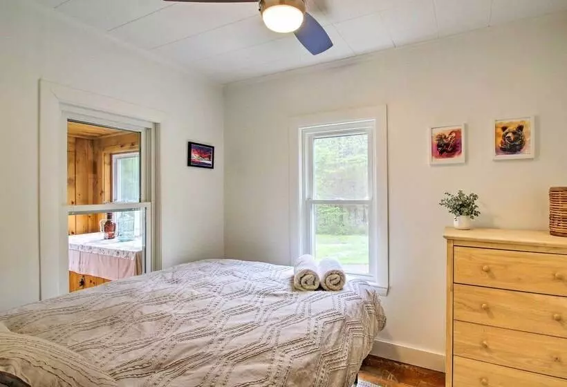 Picturesque Retreat On 1 Acre W/ Gas Grill!