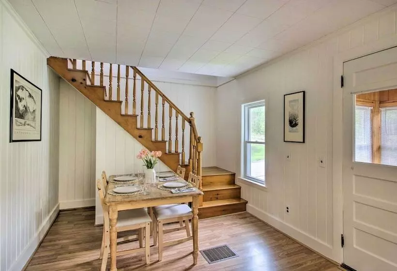 Picturesque Retreat On 1 Acre W/ Gas Grill!