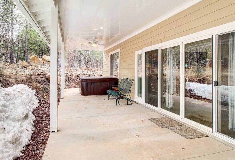 Pinetop Lakeside Home W/ Private Hot Tub & Bar